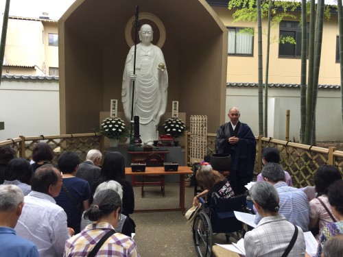 慈恵院の5月月例法要