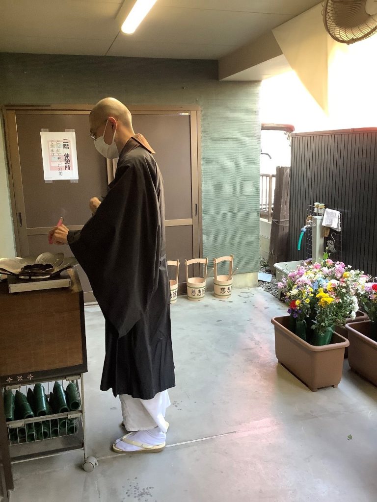 令和3年12月 足立別院 僧侶-1