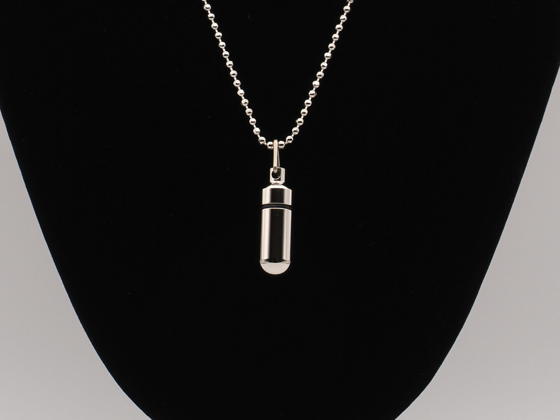 お守りカプセル／チェーンカプセル：小 | 慈恵院 付属多摩犬猫霊園