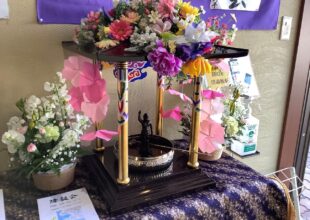 足立別院 花まつり 花御堂